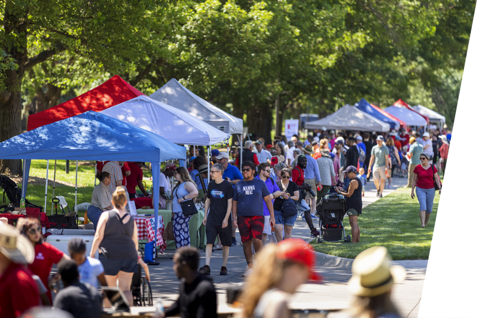 Community farmers' market